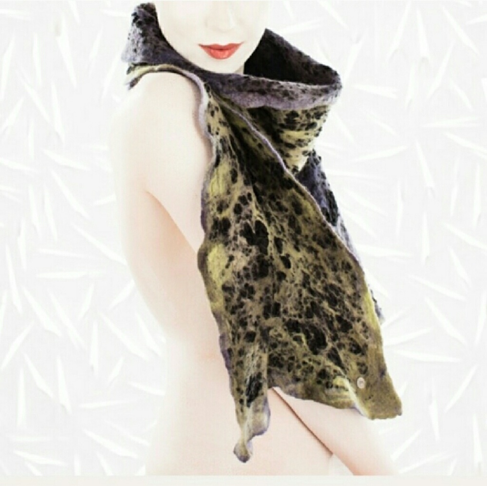 GINA PANNORFI "Skinny Man" Scarf